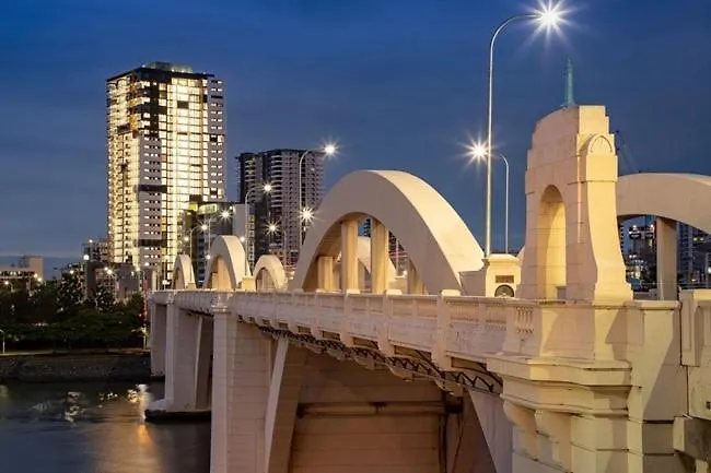 Urban Riverside Escape At Cultural Centre Precinct Brisbane Apartment